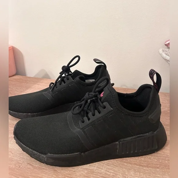 Adidas NMD R1 - Picture 4 of 5